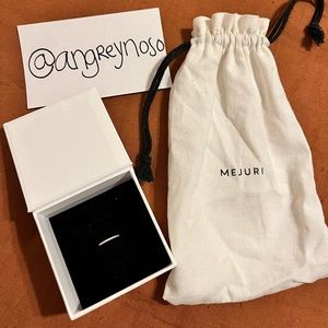 Mejuri Diamond Teams ring size 5